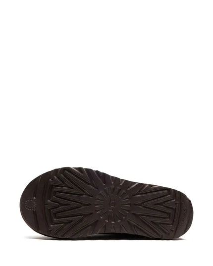 UGG
Tasman contrast-stitch slippers