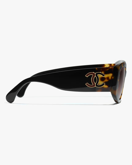 Tortoise & Black
