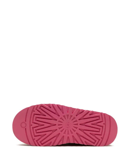 UGG
logo-embroidered shearling ear muffs