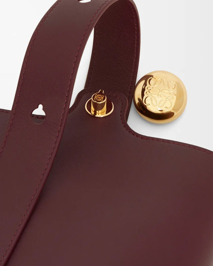 LOEWE Mini Pebble bucket in smooth calfskin