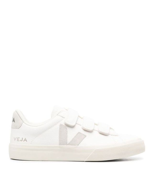 VEJA
Recife Chromefree low-top sneakers