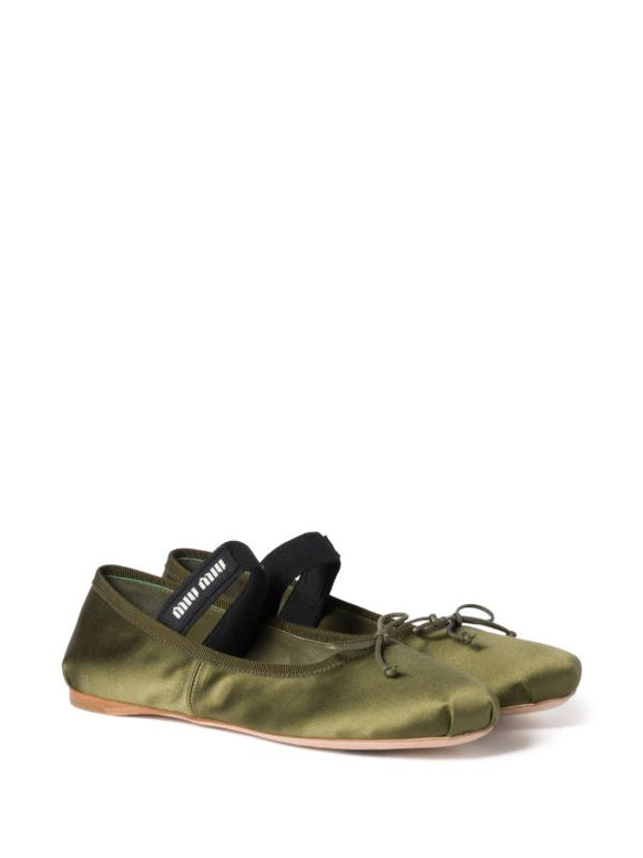 Miu Miu
satin ballerina shoes