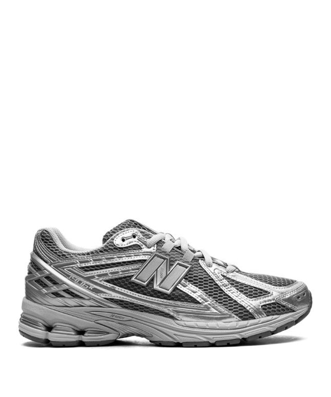 New Balance
1906R "Grey"