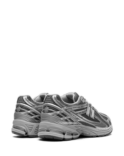 New Balance
1906R "Grey"