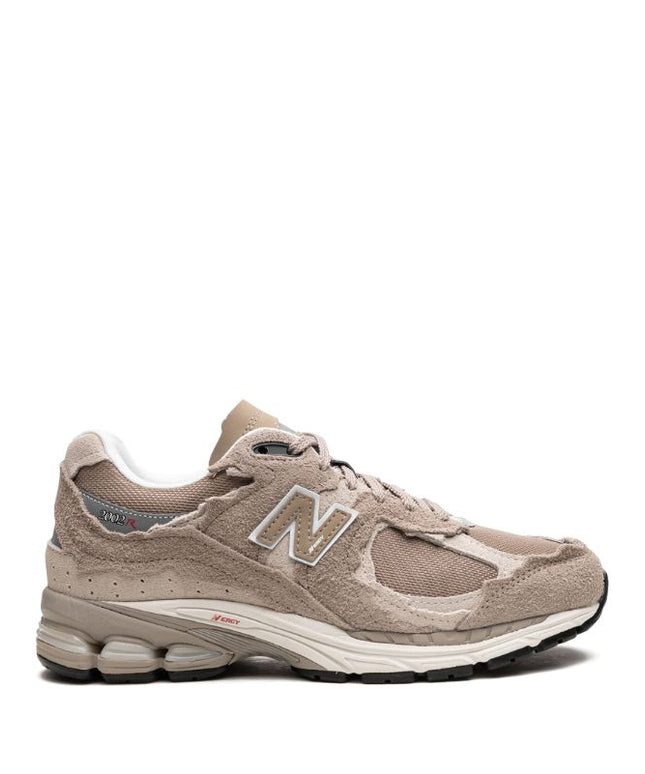 New Balance
2002RD "Driftwood/Sea Salt" sneakers