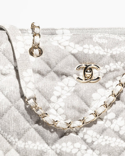 The Chanel Coco Beach 2025 collection
 
Shopping Bag