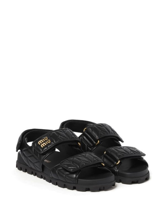 Miu Miu
matelassé leather sandals