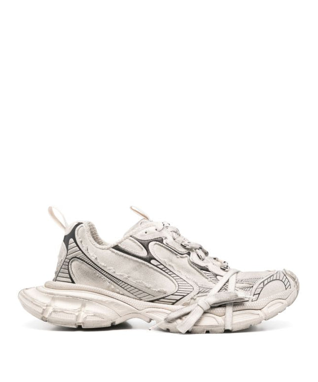 Balenciaga
3XL sneakers