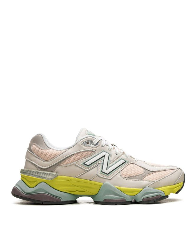 New Balance
9060 "Moonbeam" sneakers