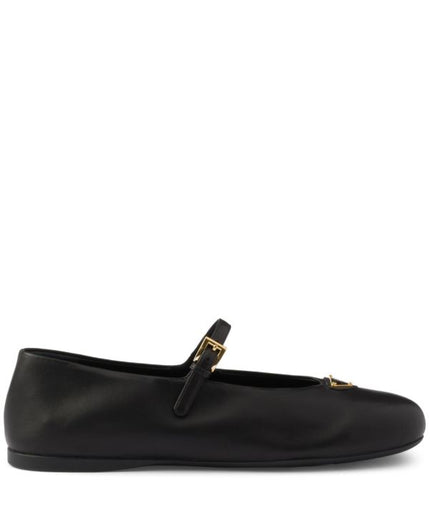 Prada
enamel logo ballerina shoes