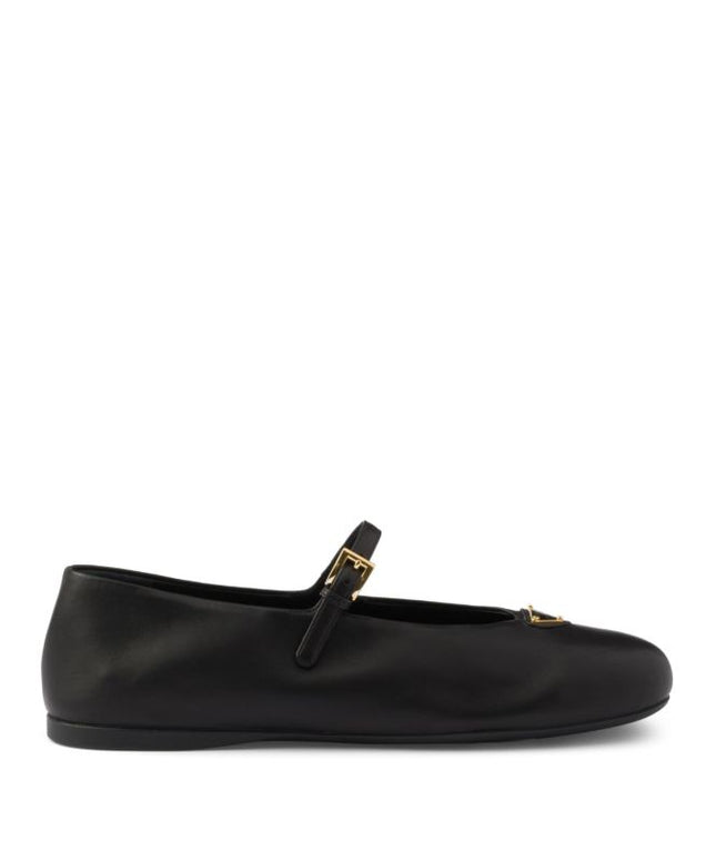 Prada
enamel logo ballerina shoes