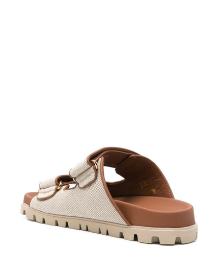 Miu Miu
logo-lettering sandals