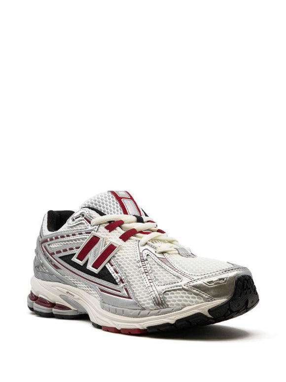 New Balance
1906R "SILVER METALLIC"