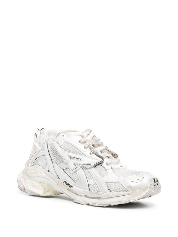 Runner logo-embroidered sneakers