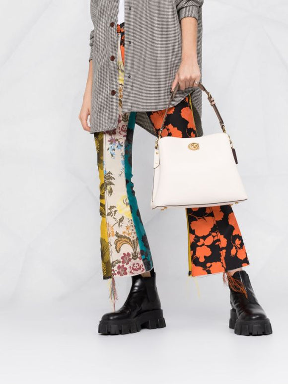 Coach
Willow leather shoulder bag