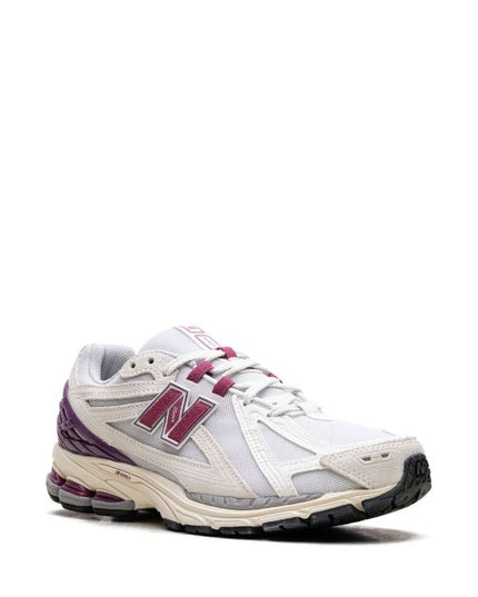 New Balance
1906R "Sea Salt/Radiant Purple" sneakers