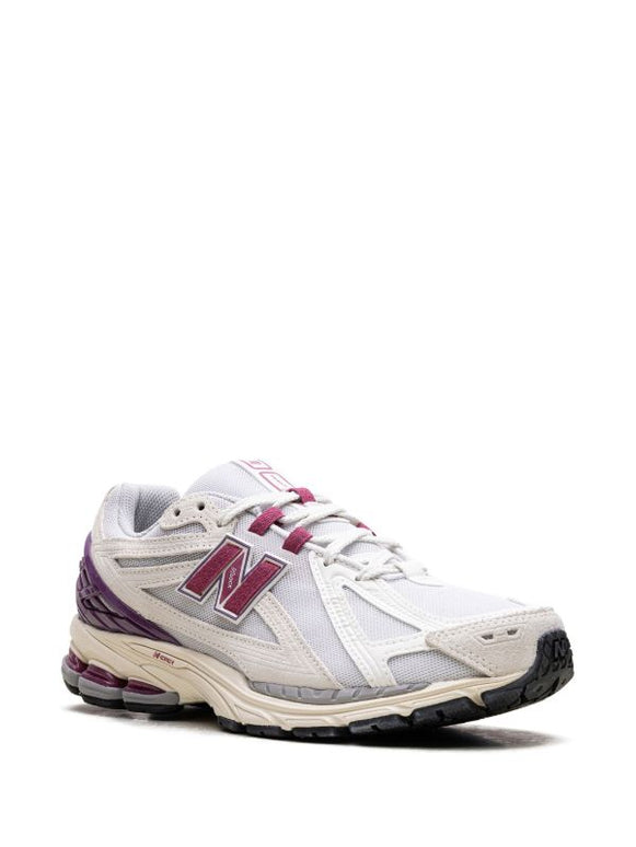 New Balance
1906R "Sea Salt/Radiant Purple" sneakers
