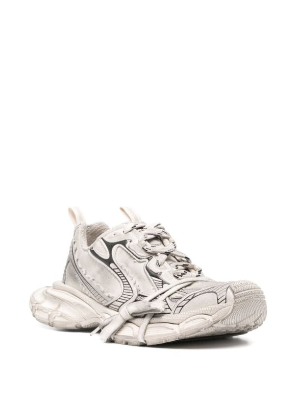 Balenciaga
3XL sneakers