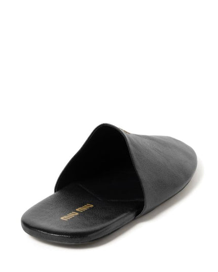 Miu Miu
leather slippers