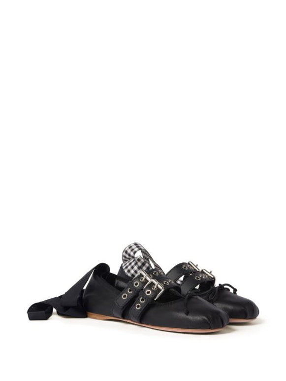 Miu Miu
buckled leather ballerina shoes
