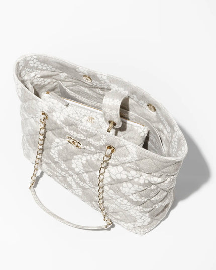 The Chanel Coco Beach 2025 collection
 
Shopping Bag