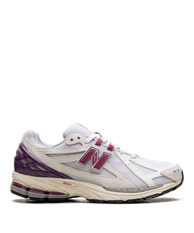 New Balance
1906R "Sea Salt/Radiant Purple" sneakers