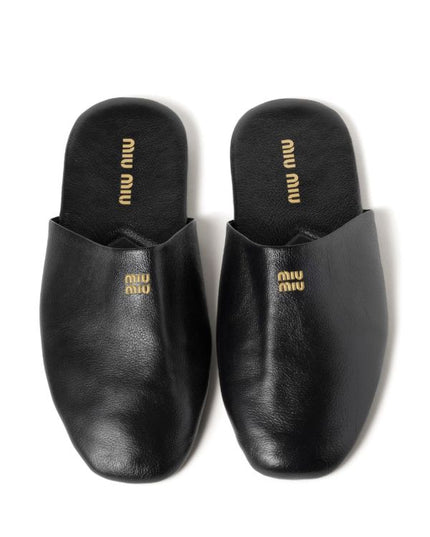 Miu Miu
leather slippers